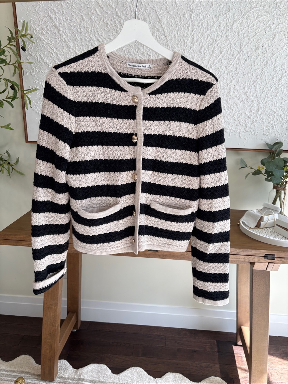 Abercrombie & Fitch Black and Cream Striped Cropped Knit Blazer